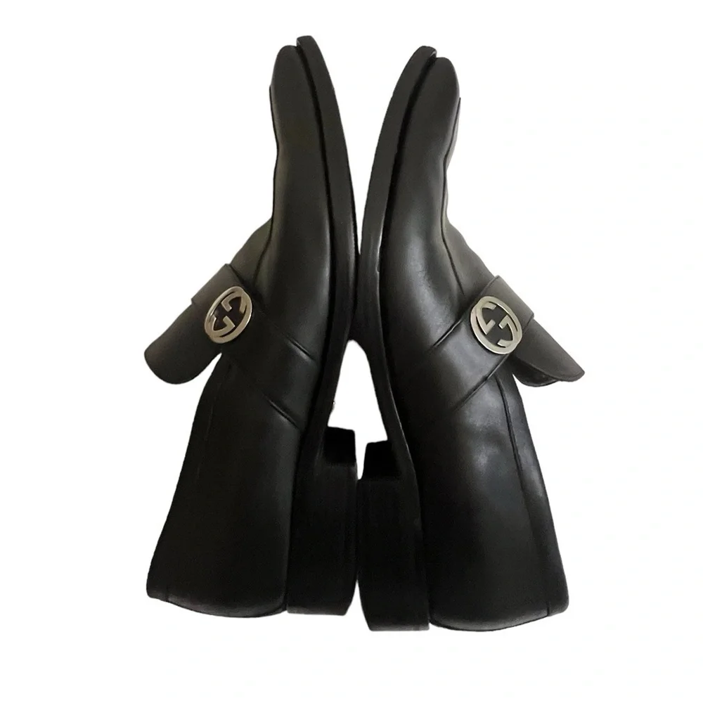 Gucci medallion leather